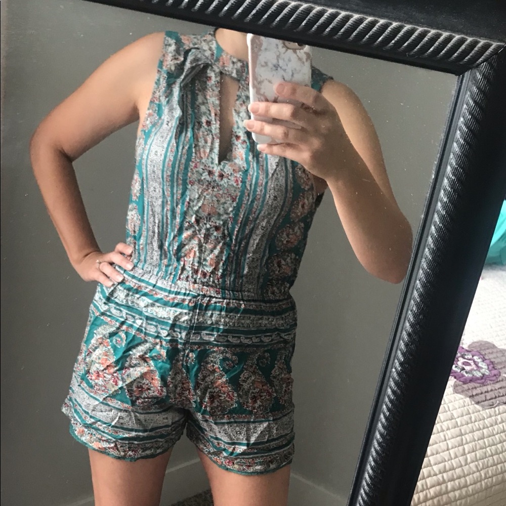 Romper - Picture 2 of 3